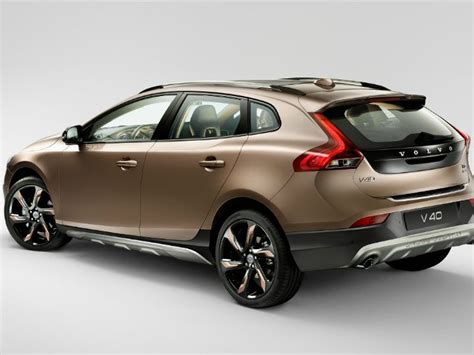 Volvo to launch 7 new cars in 2016 in India.