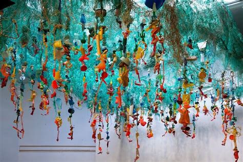 This Ocean Art Is Beautiful And Horrifying At The Same Time | Trash art ...