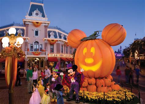 Disneyland Halloween 2021 Guide: Rides, Food, Decorations