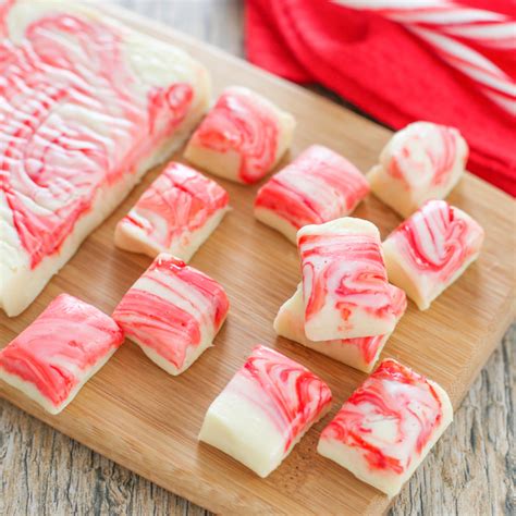 Microwave Peppermint Candy Cane Fudge - Kirbie's Cravings