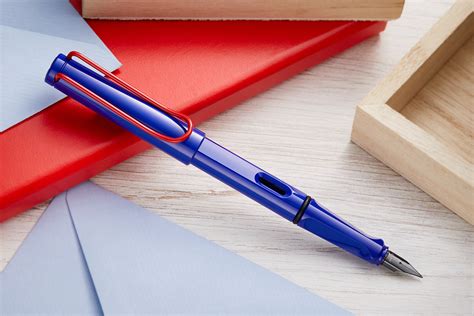 LAMY safari fountain pen - blue/red