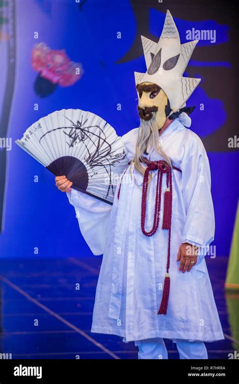 Actor performing the traditional Korean Maskdance at Andong South Korea Stock Photo - Alamy