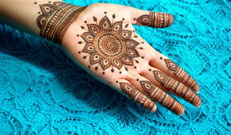 80+ Amazing Karva Chauth Mehndi Designs - Body Art Guru