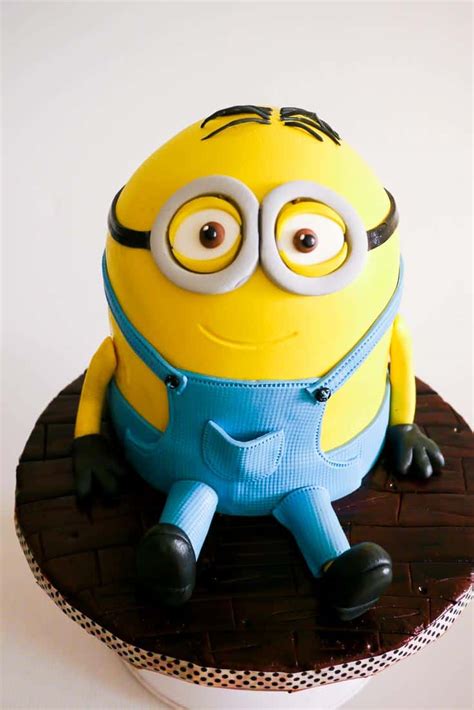 5 Best Minion Cake Tutorials - Cake Decorating Tutorials