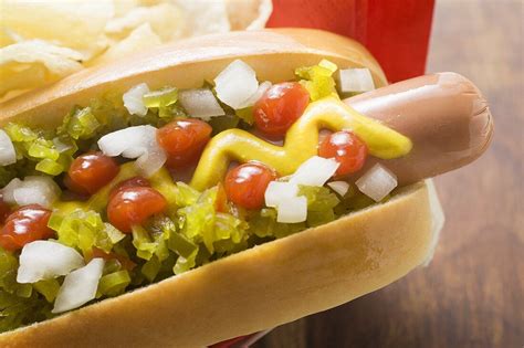 Hot dog with relish, mustard, ketchup, … – License Images – 928986 StockFood