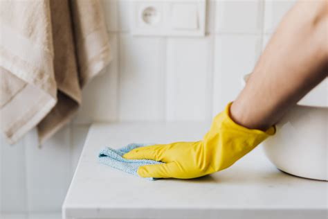 How To Feel Better After Cleaning With Bleach [5 Tips] - Gomestic