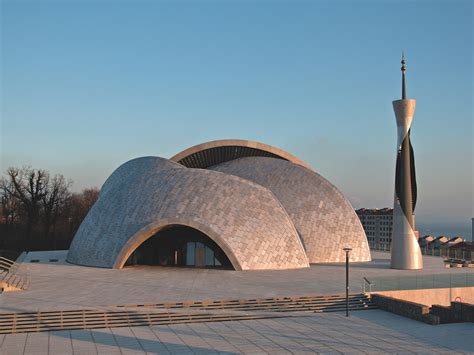 Six Modern Mosques in the Middle East | Vogue Arabia