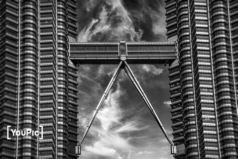 Petronas Towers Skybridge by Nick Cronin on YouPic