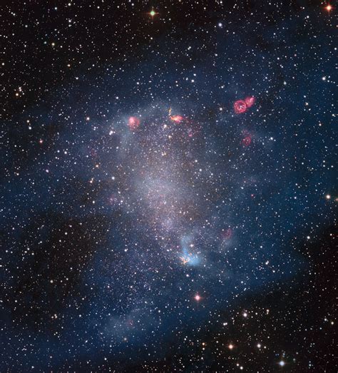 Star forming gas clouds in NGC 6822 | ESO