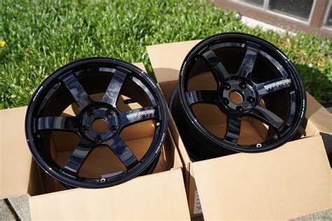 Volk Racing - TE37 Saga 18x10 +25 / 18x11 +34 5x112 - Gloss