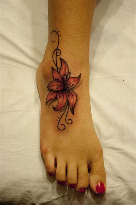 Flower Foot Tattoo | Tattoos for women flowers, Hibiscus tattoo, Cute ...