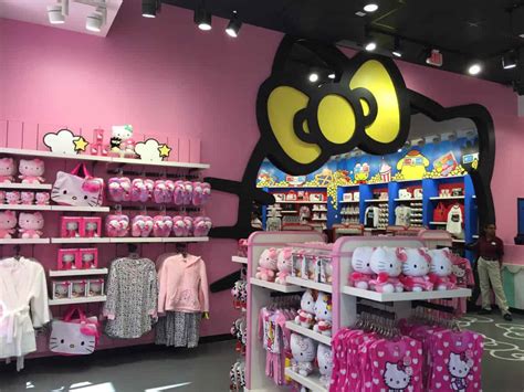 PHOTOS: Hello Kitty store opens at Universal Studios Florida - Inside ...