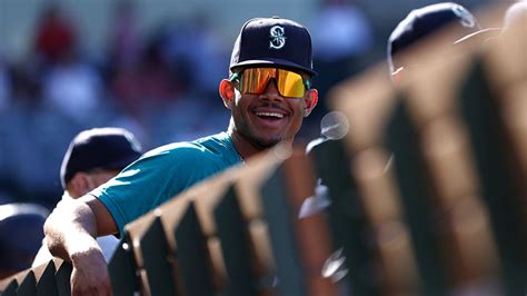 Servais: Julio Rodríguez 'tentatively' in Mariners lineup for opener at A's