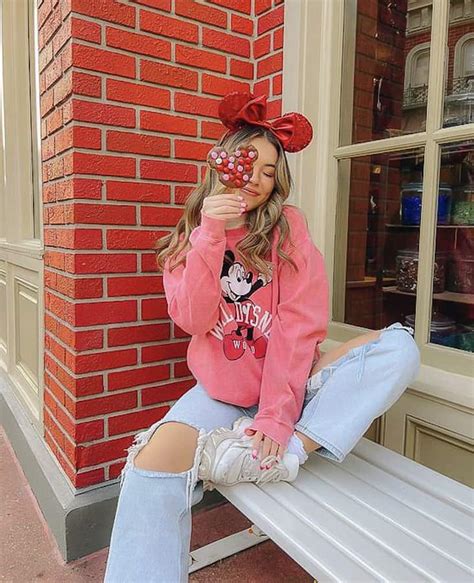 14+ Cute Disneyland Outfits - get a perfect park aesthetic! (women)