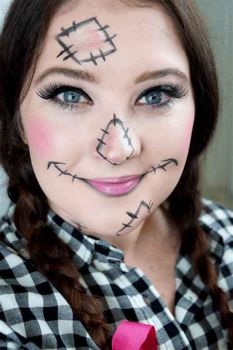 8 Easy Scarecrow Makeup Tutorials That Look Awesome - The Mummy Front