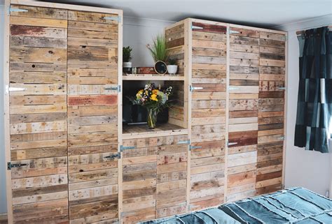 DIY Pallet Wardrobe Plans · VickyMyersCreations