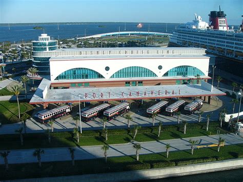 Disney Cruise Line - Wikipedia