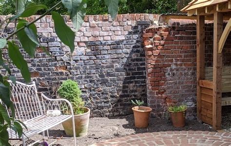 Small Walled Garden Ideas - Image to u