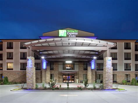 Hotel Near St. Louis Airport | Holiday Inn Express & Suites St Louis Airport