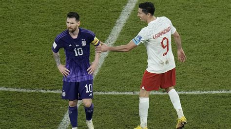 WATCH: Lionel Messi refuses handshake with Robert Lewandowski during ...