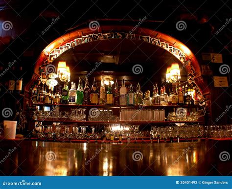 Old Fashioned Western Saloon Bar Editorial Photography - Image of horizontal, mirror: 20401492