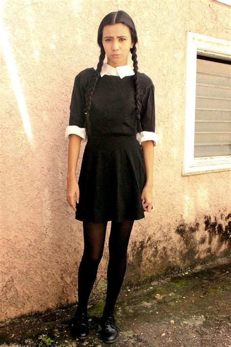 DIY: WEDNESDAY ADDAMS HALLOWEEN COSTUME | Easy girl halloween costumes, Easy halloween costumes ...