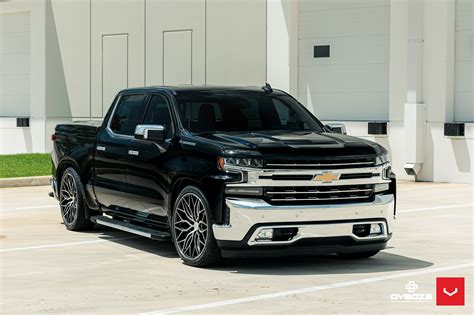 CHEVY SILVERADO - HYBRID FORGED SERIES: HF6-3 - Vossen Wheels