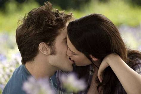 Twilight Saga: Eclipse Movie Updates: The Edward And Bella Kiss in Eclipse.