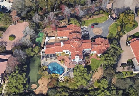 Aaron Rodgers House: Mansions in California, Green Bay & More!