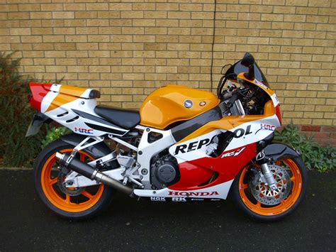 HONDA CBR900RR FIREBLADE 1997 REPSOL **1 YEARS MOT**