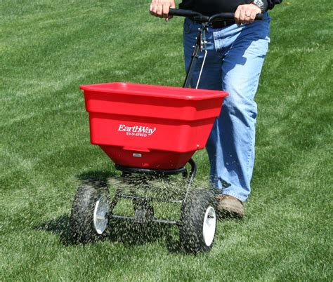 5 Best Broadcast Spreader - Have a healthier lawn - Tool Box