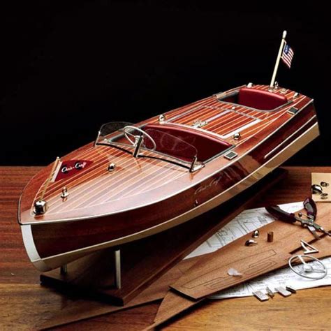 Free Boat Plans #WoodenBoatRunaboutPlans | Lanchas de madera, Barcos de madera, Maquetas de barcos