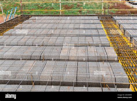 Detail of reinforced concrete slab with lightweight concrete blocks under construction Stock ...