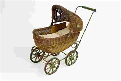 ANTIQUE WICKER BABY DOLL CARRIAGE PRAM