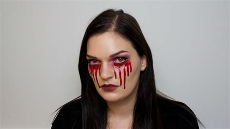 Video: Læg en Bloody Mary-makeup til halloween • MY DAILY SPACE