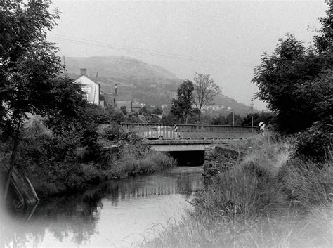 26-bridge-at-pontardawe-ford-anglia | swanseacanalsociety.com