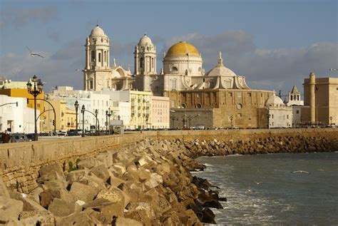 In search of light: the city of Cadiz