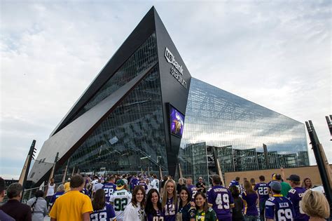 Minnesota Vikings’ Glass-Covered Stadium Is Killing Dozens of Birds