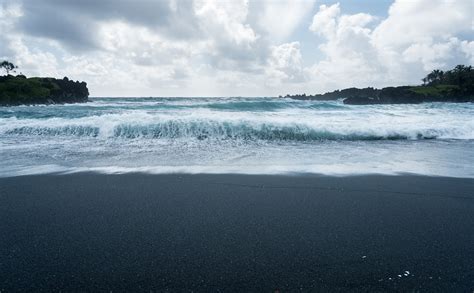 Don't Miss Waianapanapa State Park When Visiting Maui