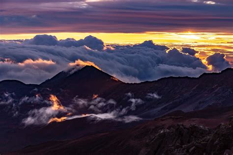 Haleakalā Volcano Sunrise Tour On Maui | Hawaii Volcano Tours