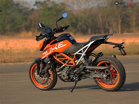 2017 KTM 390 Duke First Ride Review