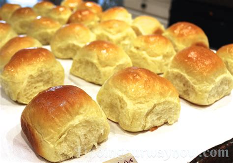 Old Fashioned Sweet Yeast Rolls Recipe - Design Corral