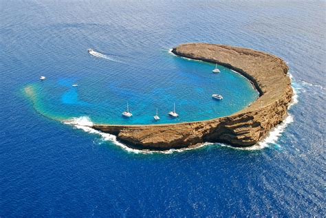 Snorkel Molokini Crater Maui Hawaii with Four Winds II