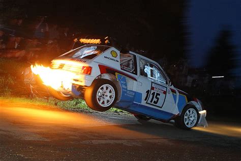 Peugeot 205 in air, group B rallye : r/Autos