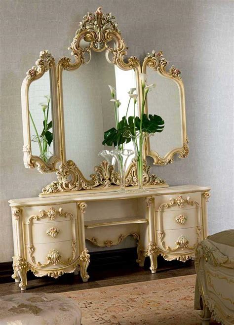 25 Best Victorian Style Furniture Ideas and Designs - InteriorSherpa