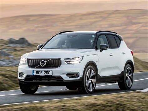 Best Small Hybrid SUV? Meet the Volvo XC40