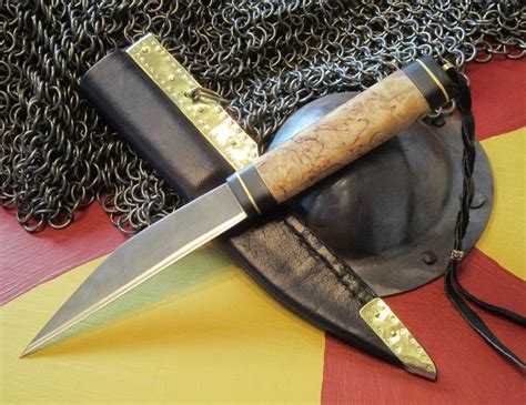 Viking Seax knife of Masur Birch and horn