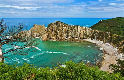 Las mejores playas de Asturias, desde Oviedo