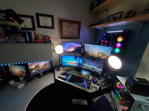 Work and Play: Triple PC setup with wall mount I've always dreamt of. Wall: Ryzen 9 7950x, 128GB ...