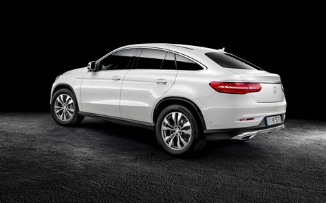 White Mercedes Benz GLE Coupe 1680 x 1050 widescreen Wallpaper